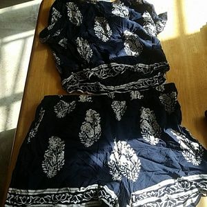 Two piece pattern set